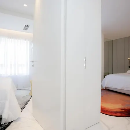 Sea Side Luxury *